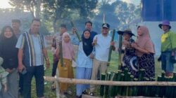 Bukti Merakyat, Bupati Andi Asman Ikut Bakar Lemang di Mattirodeceng Bone