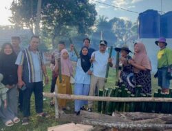 Bukti Merakyat, Bupati Andi Asman Ikut Bakar Lemang di Mattirodeceng Bone