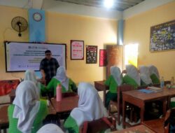 Tim PKM UMI Sosialisasikan Bahaya Self-Diagnosis kepada Siswa Kelas XI di Kabupaten Gowa