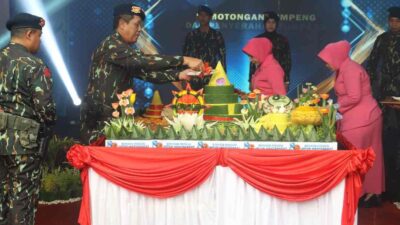 Dansat Brimob Polda Sulsel Libatkan 1000 Anak Yatim Piatu Ramaikan HUT Ke 80 Korps Brimob Polri