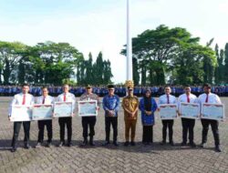 Gubernur Sulsel Andi Sudirman Beri Penghargaan Tujuh Personel Polri Berhasil Bongkar Kasus Penculikan Bilqis