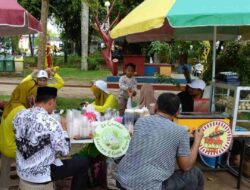 Nikmatnya Es Cinta dan Gurihnya Bakso Bakar di Taman Arung Palakka Bone