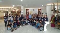 Kunjungan ke PLUT Sulsel, Mahasiswa ITB Nobel Indonesia Dapat Edukasi via Gim