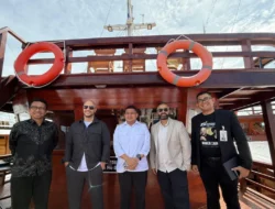 Maher Zain Naik Kapal Phinisi, Wisata Bahari Semakin Diminati Turis Mancanegara