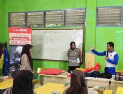 Asmo Sulsel dan Polres Parepare Edukasi Safety Riding Siswa SMKN 3 Parepare