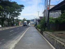 Talud Ambruk di Proyek Jalan Depan Kantor DPRD Bone, Dinas BMCKTR Sebut Dibangun Bahu Jalan Beton