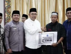 Tutup Safari Ramadan, Wabup Andi Akmal Bantu Pembangunan Masjid di Kampung Bupati Bone