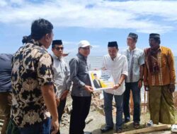 Anggota DPR RI ​Taufan Pawe Turun Langsung Bantu Warga Penanganan Abrasi di Cappa Gusung Bulukumba