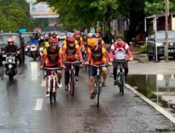 Diguyur Hujan, Gowes Kamtibmas Ala SCC Sat Brimob Polda Sulsel Gaspol