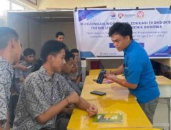 Konduksi, Politeknik Bosowa Edukasi Siswa SMKN 5 Gowa Melek Automasi dan IoT