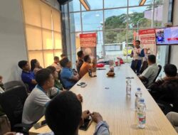 Asmo Sulsel Bekali Karyawan Astra Traknus Makassar Pentingnya Memahami Cara Berkendara Aman