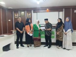 Dekan FSIKP UMI Serahkan SK P3JI, Dorong Akselerasi Akreditasi Jurnal Menuju Sinta