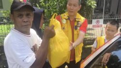 Lions Club Makassar Satu dan Lions Club Cemerlang Berbagi Berkah Ramadan, Salurkan Sembako dan Angpao kepada 100 Tukang Becak