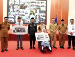 Gubernur Andi Sudirman Serahkan Beasiswa Disabilitas untuk Ribuan Siswa SLB se-Sulsel