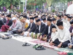 Kesederhanaan Bupati Andi Asman dan Wabup Andi Akmal Merayakan Hari Raya Idulfitri di Lapangan Merdeka Bone