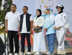 Pupuk Indonesia Serahkan Dua Motor Listrik, Dukung Sukses Jalan Sehat Anti Mager HJB ke-696