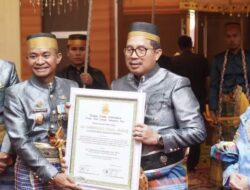 Kajati Sulsel Dianugerahi Gelar Adat Bone, Disambut Hangat Bupati dan Wabup di Rujab