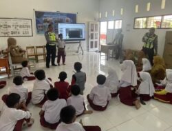 Police Goes to School, Satlantas Polres Bone Edukasi Pelajar SD Tertib Berlalu Lintas Sejak Dini