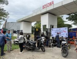Mahasiswa Politeknik Bosowa Turun Tangan Layani Servis Gratis Motor Lewat Program One Day Service