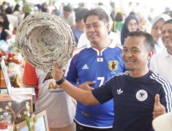 BupAAS Takjub Karya Pelajar Bone, Sampah Disulap Jadi Tas Keren hingga Kursi Bernilai Ekonomis
