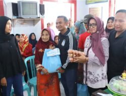 “Jangan Ada Lagi Generasi yang Tertinggal” — Pesan Menyentuh BupAAS Saat Serahkan Bantuan untuk Keluarga Prasejahtera