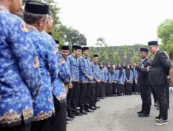 BupAAS Serahkan SK 67 PNS Baru, Tegaskan Disiplin dan Perang Total terhadap Narkoba di Lingkup Pemkab Bone