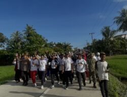 BupAAS Jalan Kaki 6 Kilometer Saat Car Free Day, Resmikan Jalan Baru di Cenrana Bersama Warga
