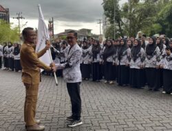 Kasih Bergetar di Sidrap! BupAAS Lepas Kontingen PORSENIJAR PGRI Bone, Target Juara Umum