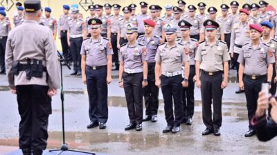 93 Personel Polres Bone dan Brimob Naik Pangkat, Tangis Haru Warnai Upacara hingga Tradisi Water Cannon