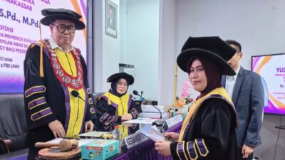 Kepala SMP Islam Athirah Bukit Baruga Resmi Sandang Gelar Doktor, Raih IPK Sempurna 4,00 dengan Predikat A