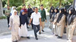 Langkah Penuh Doa, BupAAS dan Istri Lepas Putri Tercinta Menjemput Masa Depan di Athirah Bone