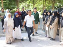 Langkah Penuh Doa, BupAAS dan Istri Lepas Putri Tercinta Menjemput Masa Depan di Athirah Bone