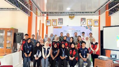 Mahasiswa KKN Tematik UMKM Unhas Dorong Transformasi Digital Pelaku Usaha di Desa Talawe