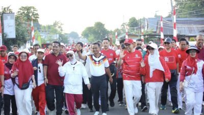Ribuan Warga Ramaikan Jalan Santai HUT RI ke-81 Bersama BupAAS dan Wabup Andi Akmal di Ajangale