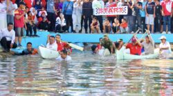 Penuh Gelak Tawa, BupAAS dan Wabup Andi Akmal Seru-seruan di Lomba Dayung Perahu HUT RI ke-81