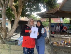 Mahasiswa KKN Unhas Bantu UMKM Desa Talawe Naik Kelas Lewat WhatsApp Business