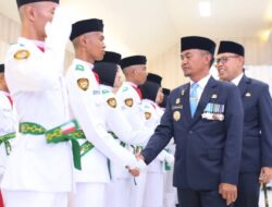 Paskibra Bone 2026 Dikukuhkan, BupAAS: Kibarkan Merah Putih Seolah Bertugas di Istana Negara