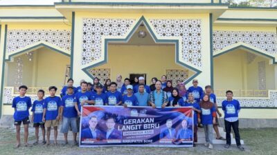 Gerakan Langit Biru Indonesia Asri di Bone, Indra Jaya Turun Langsung Bersihkan Masjid di Barebbo