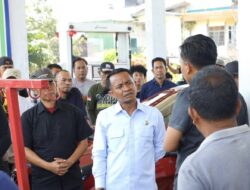 Jaringan Barcode Mati, BupAAS Turun Tangan Cari Solusi untuk Antrean BBM di Mare Bone