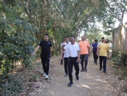 BupAAS Turun Langsung Pantau Jalan di Barebbo, Dua Ruas Siap Dibangun Paving Blok