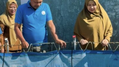 DP2 Makassar Serahkan Bantuan Budidaya Udang ke Pokdakan Kallang Bayang I