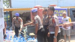 Krisis Air Bersih di Bone, Satpolairud Polres Turun Tangan Salurkan Bantuan ke Warga Pesisir