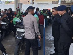 Jumat Penuh Kepedulian, Brimob Polda Sulsel Gratiskan Pertalite untuk Ojol dan Warga