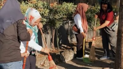 Tim Lontara+ Diskominfo Makassar Ajak Warga Jaga Kebersihan Lewat World Cleanup Day 2026