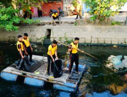 Kapolda Sulsel Turun Langsung Bersihkan Kanal Rappocini, Gotong Royong Cegah Banjir