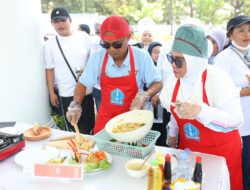 Bukan di Ruang Rapat, Kali Ini BupAAS Adu Racikan Nasi Goreng di Momen HUT Sulsel